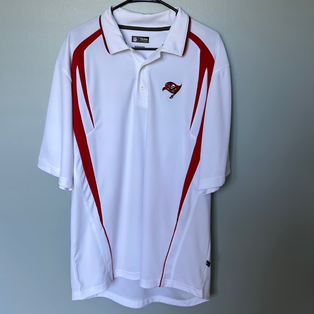 Tampa buccaneers collared T-shirt